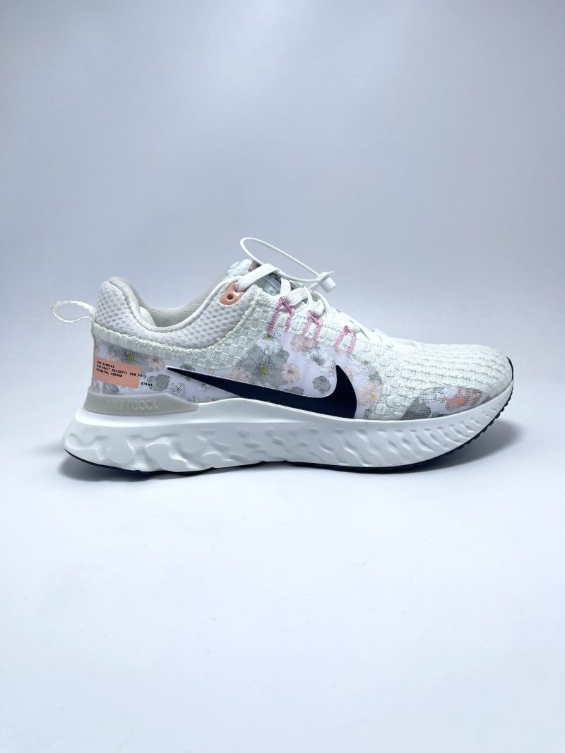 Nike Revolution 6