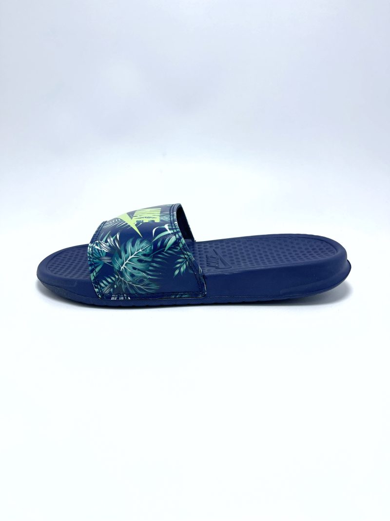Nike Slipper - Image 4